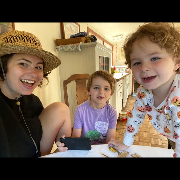 Meet your Posher, Ari - Picture 5 of 6